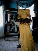 WHEN ONLY A GHOST WILL DO: ON GHOSTWRITING
